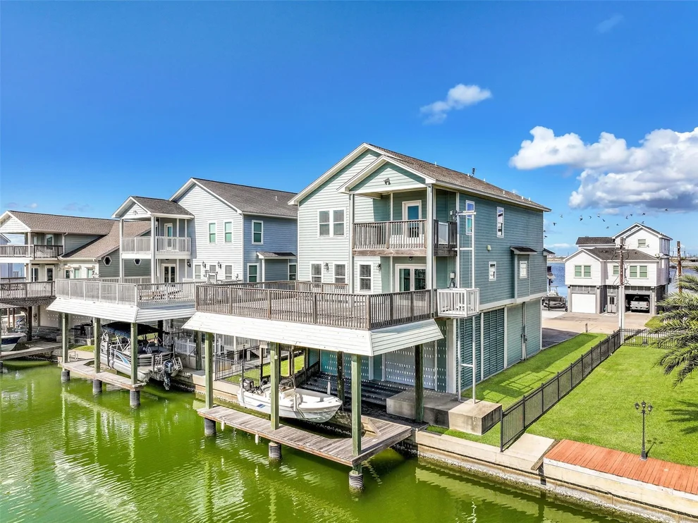 Unit for sale at 425 Jeanie Lynn Circle, Galveston, TX 77554