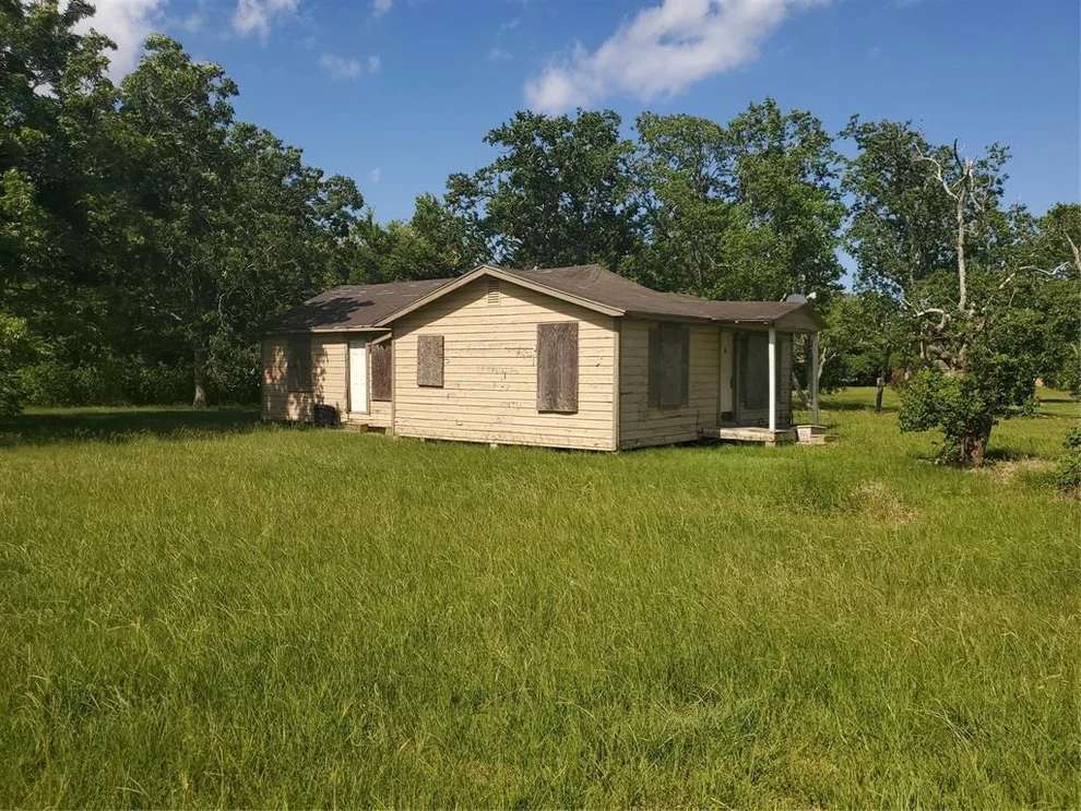Unit for sale at 913 Whitson, Bay City, TX 77414