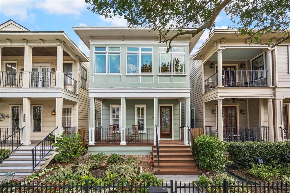 Unit for sale at 706 E 12th Street, Houston, TX 77008