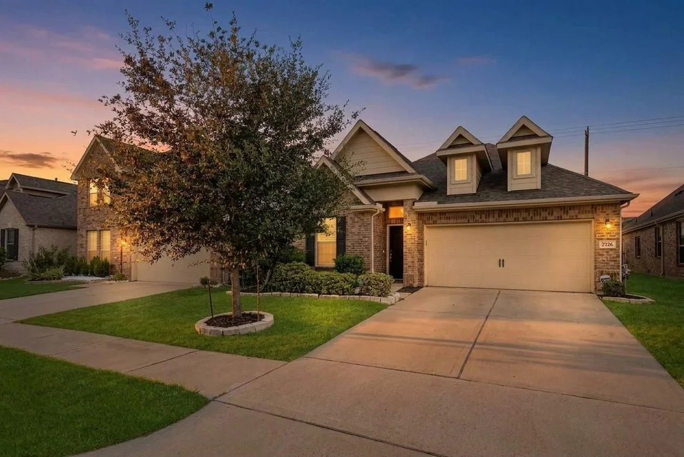 Unit for sale at 2726 Painted Sunrise Trail, Houston, TX 77045