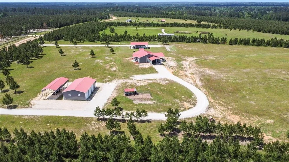 Unit for sale at 835 Stutts Hill Road, Livingston, TX 77351