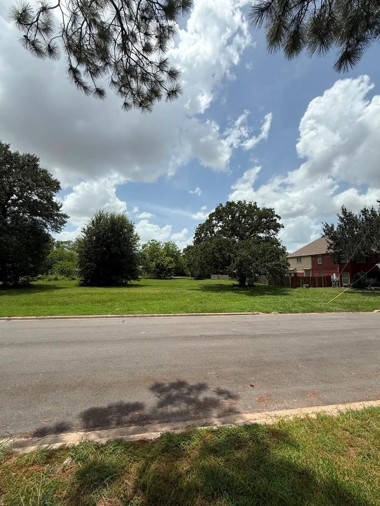 Unit for sale at 1611 Airline Drive, Katy, TX 77493
