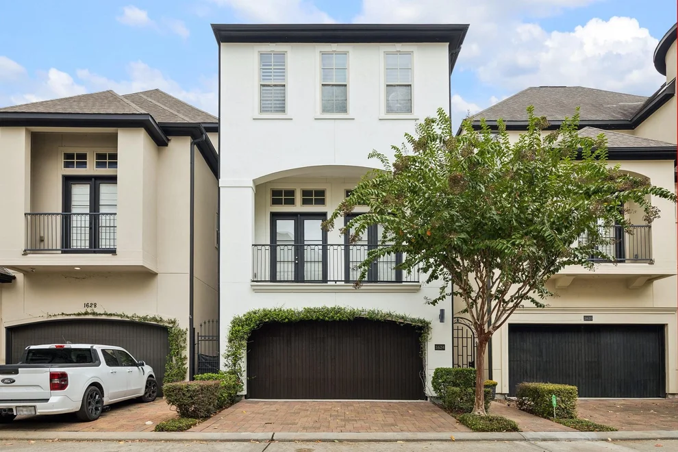 Unit for sale at 1624 Wrenwood Lakes, Houston, TX 77043