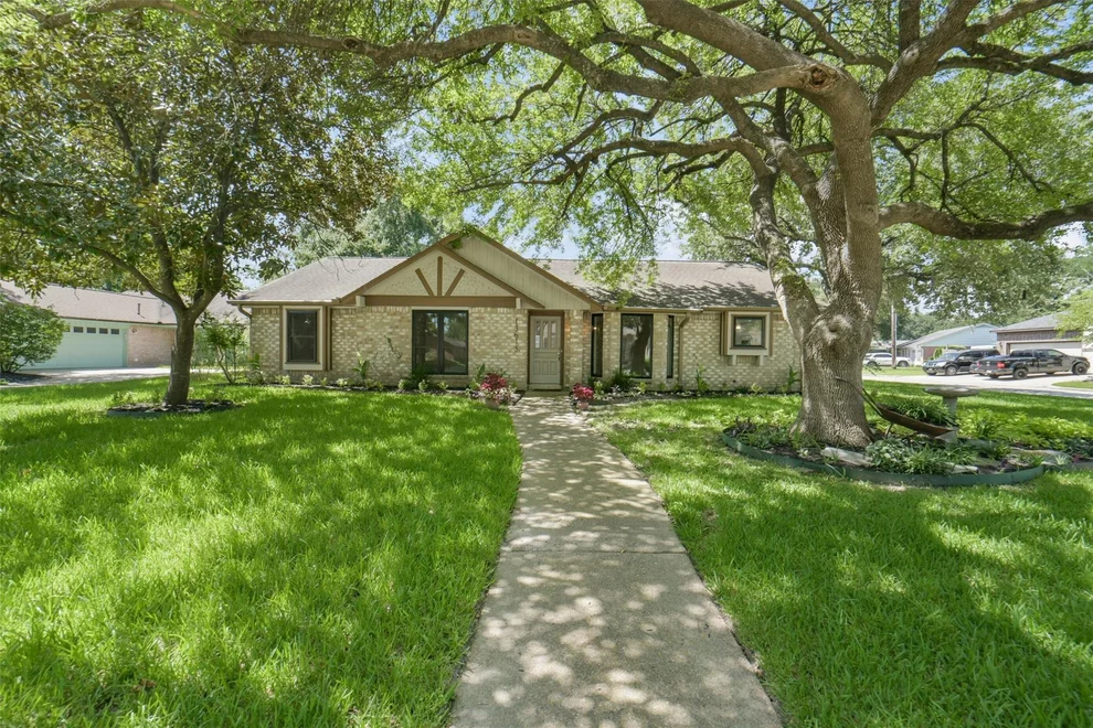 Unit for sale at 13615 Pepper Knoll Drive, Houston, TX 77065