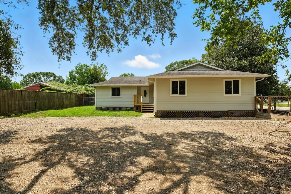 Unit for sale at 3820 Kansas Street, Fresno, TX 77545
