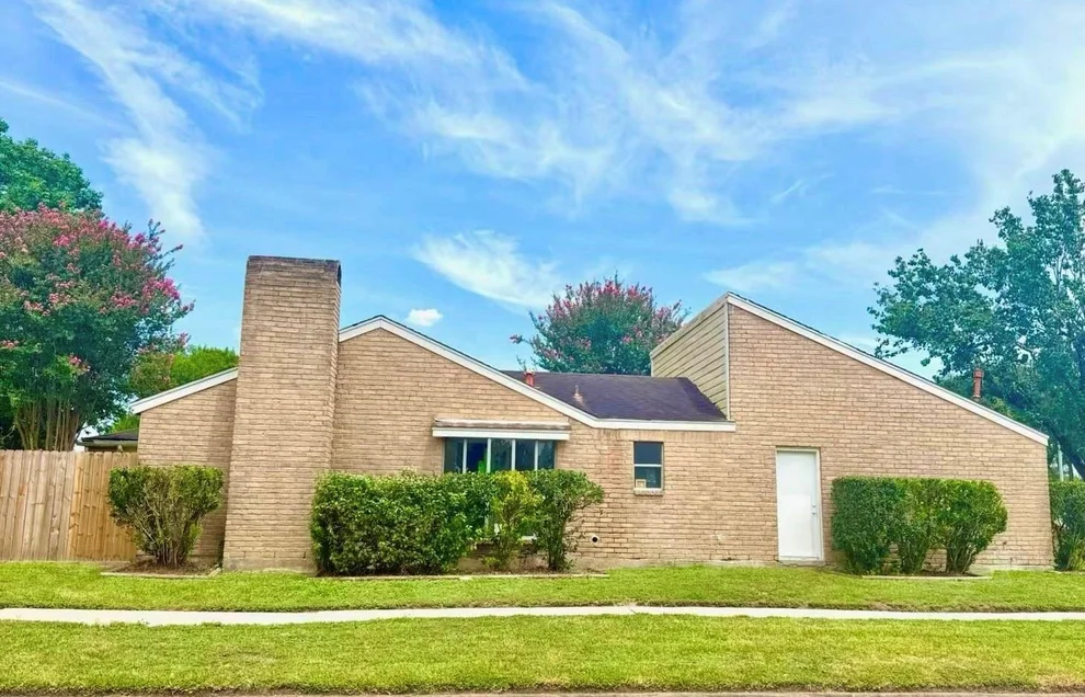 Unit for sale at 9578 W Airport Boulevard, Houston, TX 77031