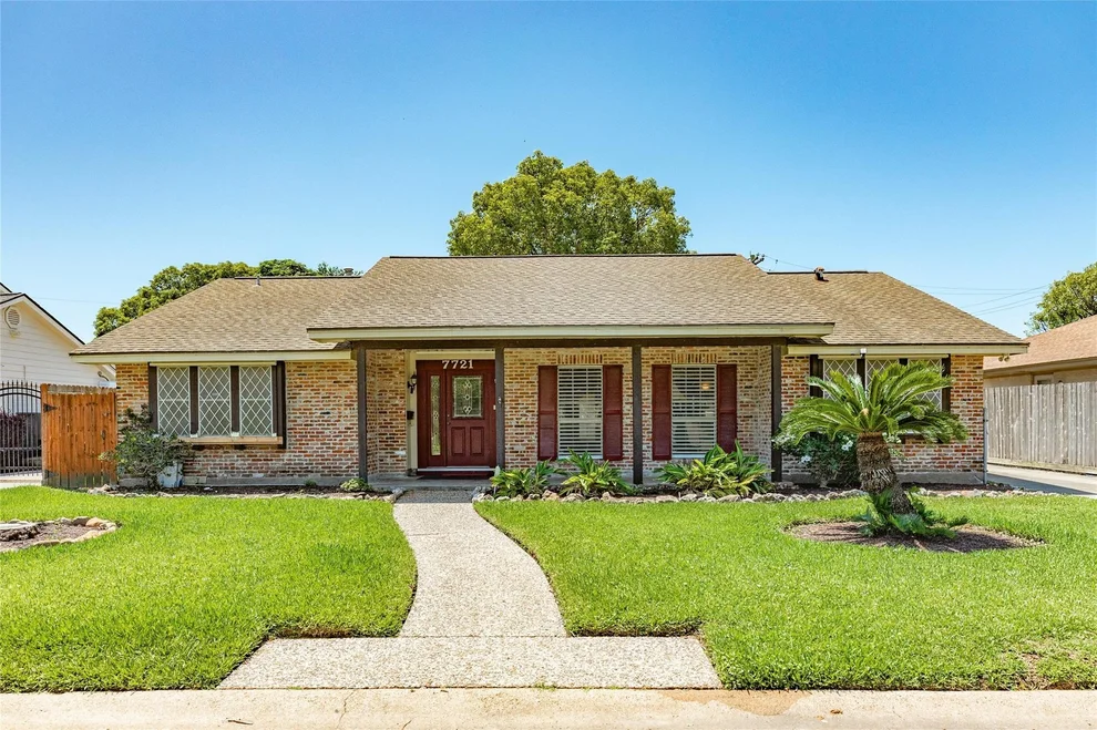 Unit for sale at 7721 Beluche Drive, Galveston, TX 77551