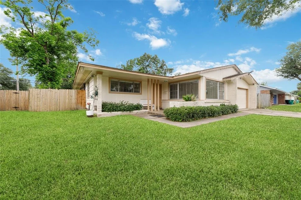 Unit for sale at 8029 Longridge Drive, Houston, TX 77055