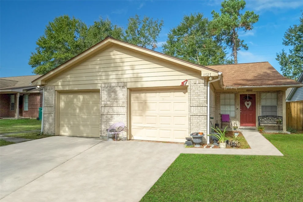 Unit for sale at 1725 & 1727 Hazelwood Street, Conroe, TX 77301