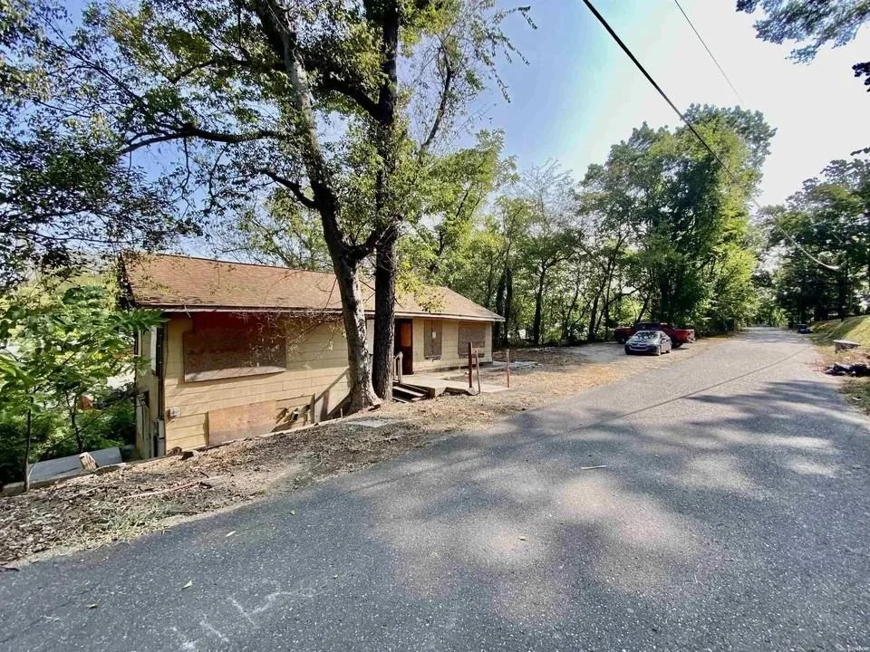 Unit for sale at 111 Shadow Terrace, Hot Springs, AR 71901