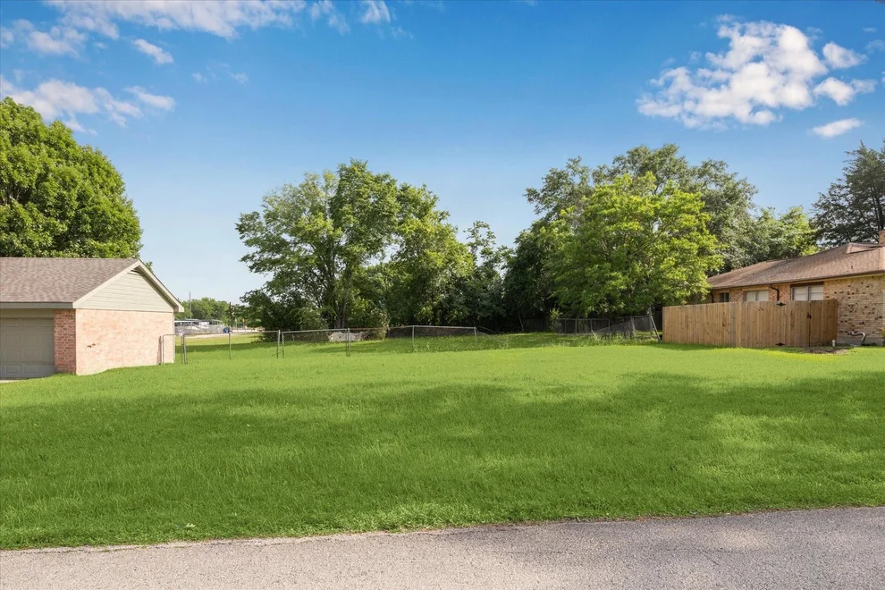 Unit for sale at 0000 Skyline Drive, Willis, TX 77318