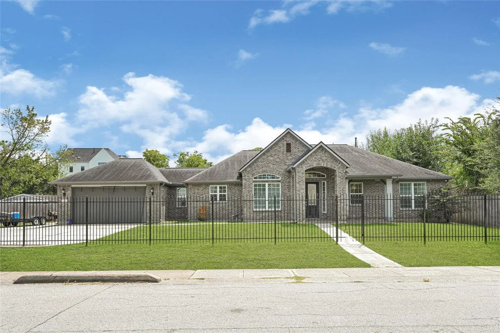 Unit for sale at 929 Oak Street, Houston, TX 77018