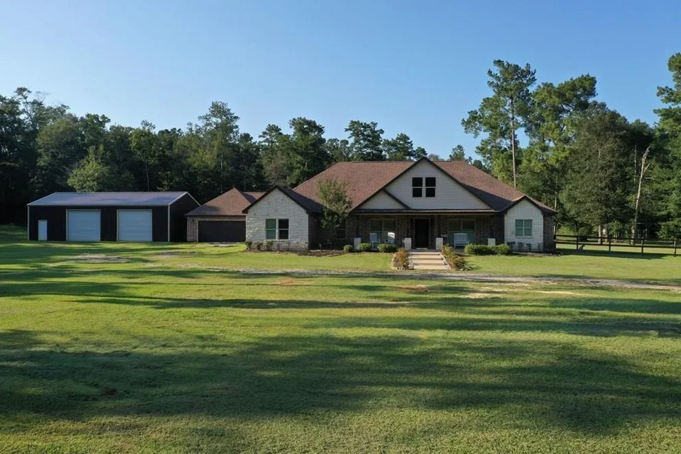 Unit for sale at 2210 Fm 82 W, Kirbyville, TX 75956