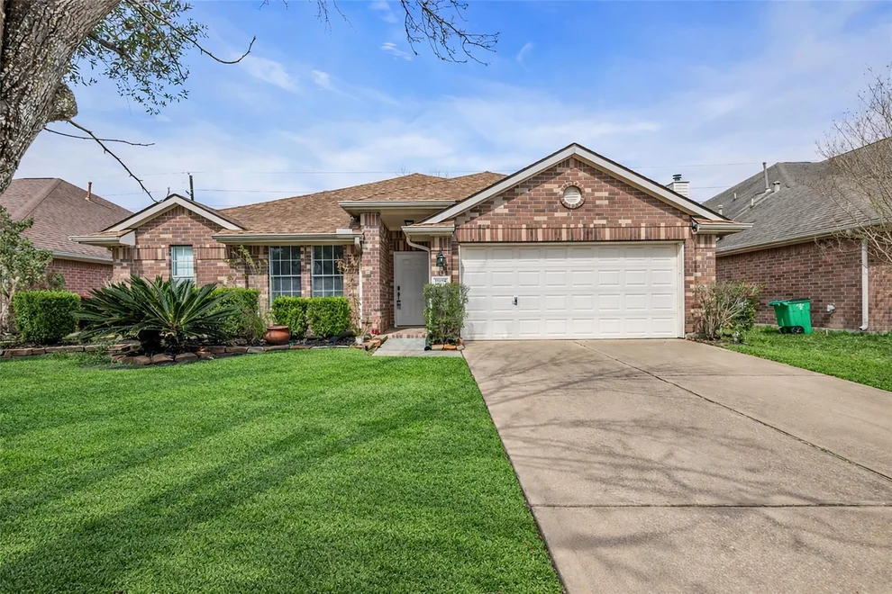 Unit for sale at 19615 Amistad Drive, Tomball, TX 77375
