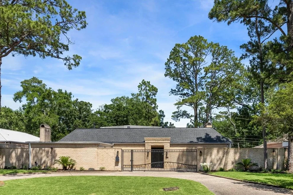 Unit for sale at 250 Gessner Road, Bunker Hill Village, TX 77024