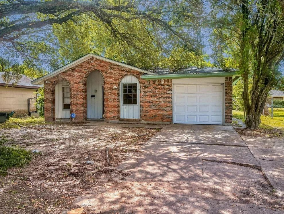 Unit for sale at 12610 S Coast Drive, Houston, TX 77047