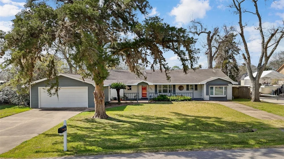 Unit for sale at 201 Southern Oaks Drive, Lake Jackson, TX 77566