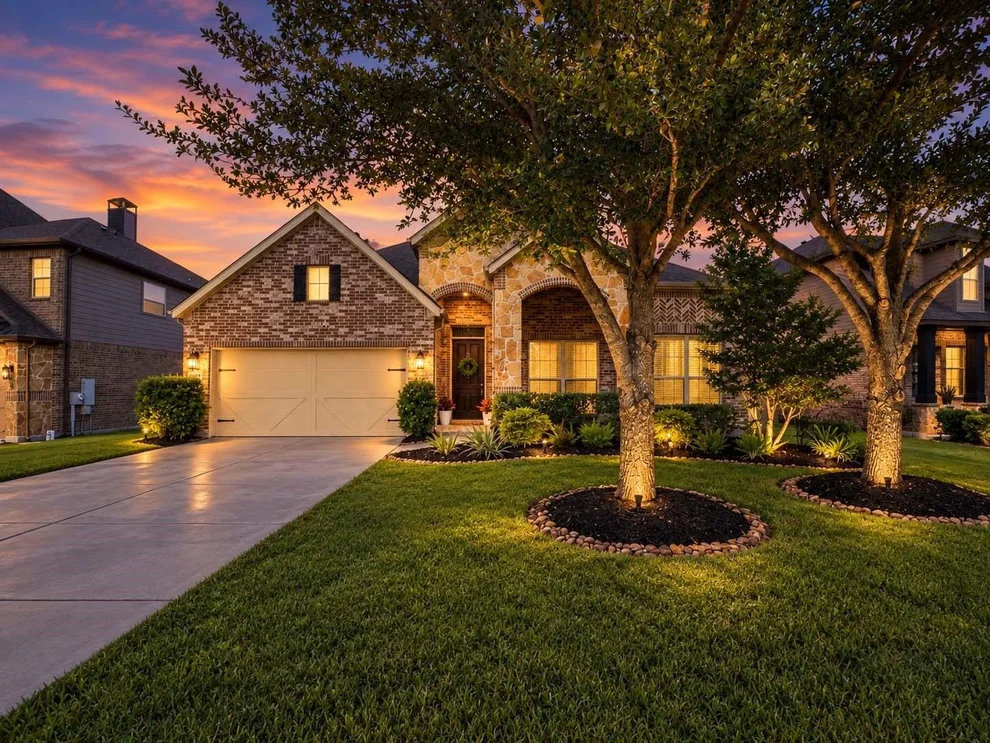 Unit for sale at 674 Cumberland Ridge Lane, League City, TX 77573