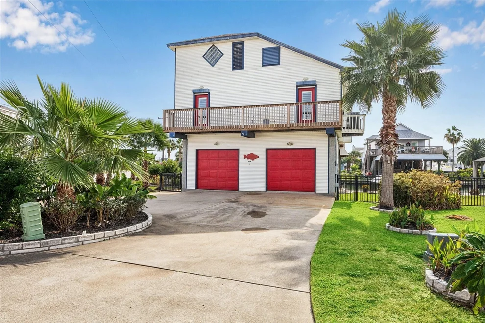 Unit for sale at 270 Isles End Road, Tiki Island, TX 77554