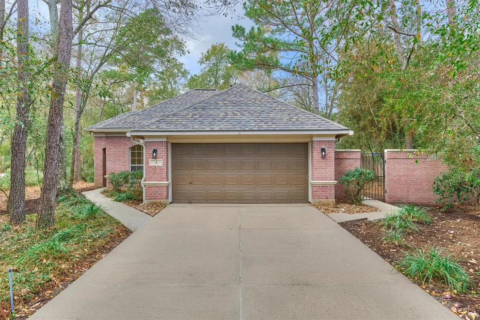 Unit for sale at 3 Heartleaf Court, The Woodlands, TX 77381