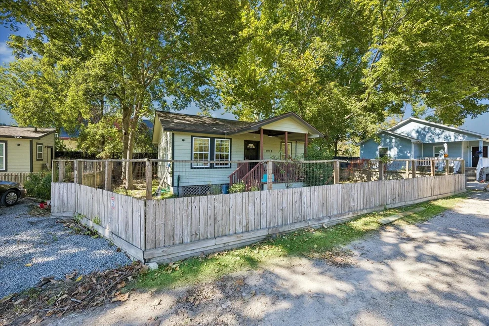 Unit for sale at 1218 & 1216 Paul Quinn Street, Houston, TX 77091