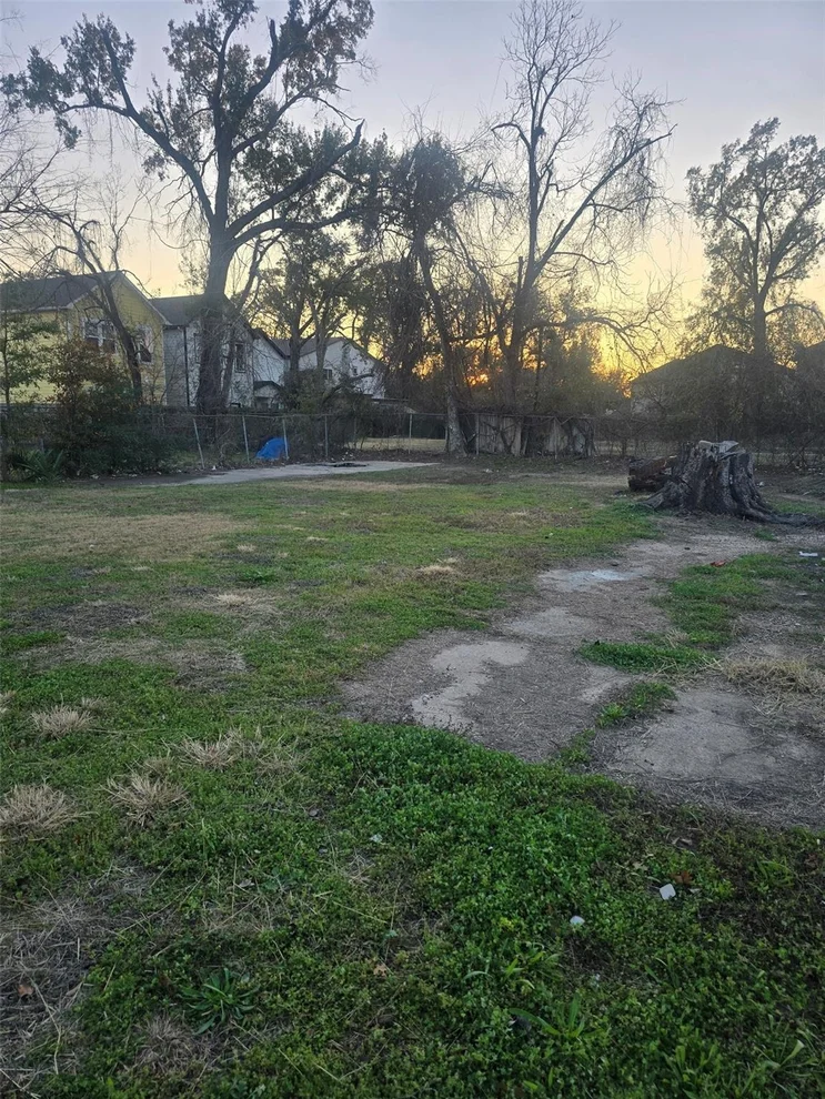Unit for sale at 4615 Fulton Street, Houston, TX 77009
