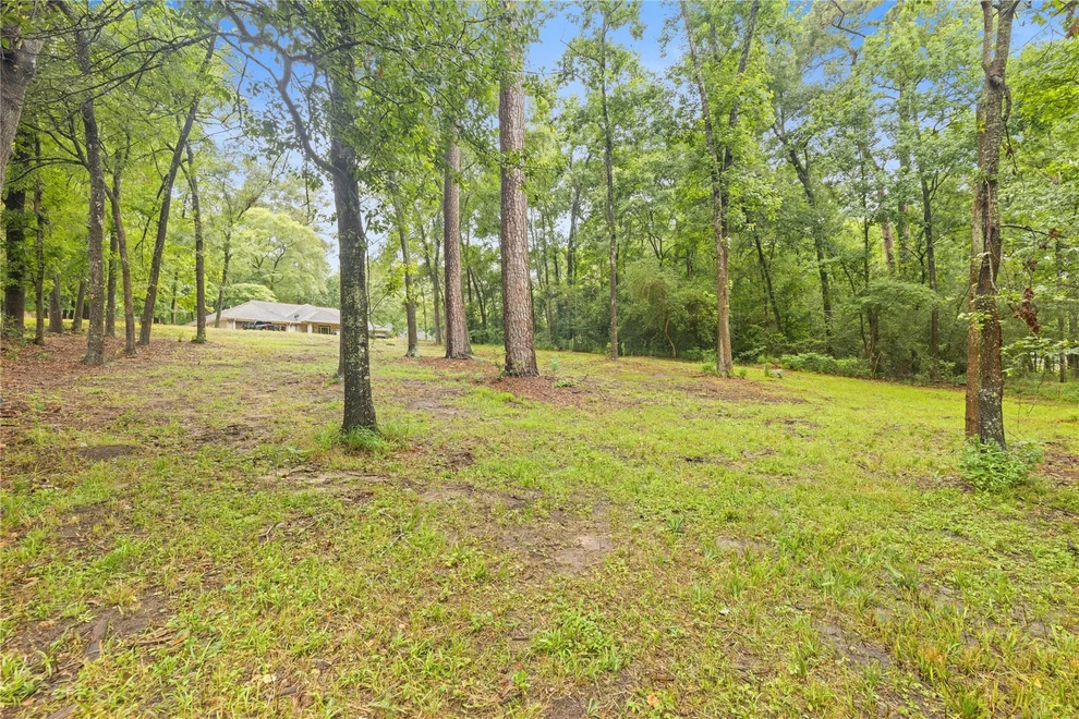 Unit for sale at 814 Overbrook Drive, Huntsville, TX 77340