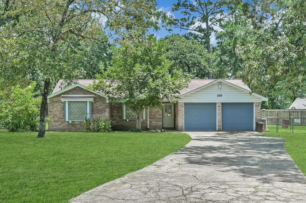 Unit for sale at 188 Greenleaf Lane, Conroe, TX 77304