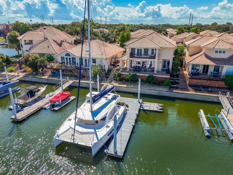 Unit for sale at 313 Harborside Circle, Kemah, TX 77565