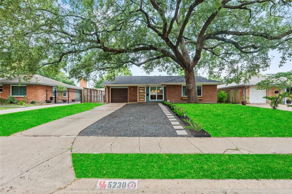 Unit for sale at 5230 Libbey Lane, Houston, TX 77092