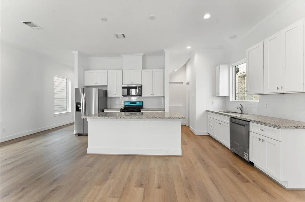 Unit for sale at 6402 Pregonero Lane, Houston, TX 77048