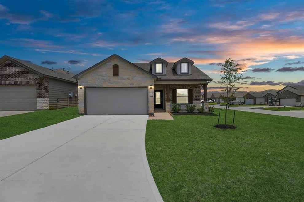Unit for sale at 11008 Ondrea Lane, Willis, TX 77318