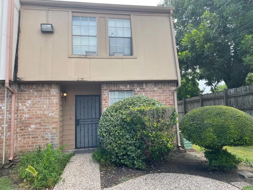 Unit for sale at 9200 W Bellfort Street, Houston, TX 77031