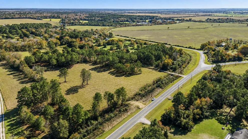 Unit for sale at 5145 S Main, Anahuac, TX 77514