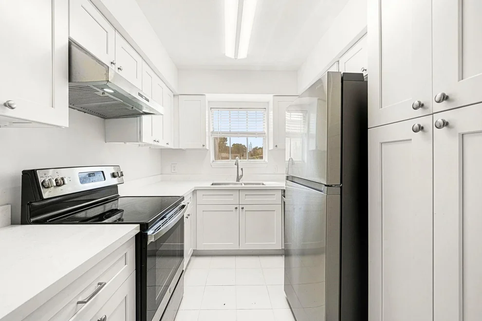 Unit for sale at 2600 Bellefontaine Street, Houston, TX 77025