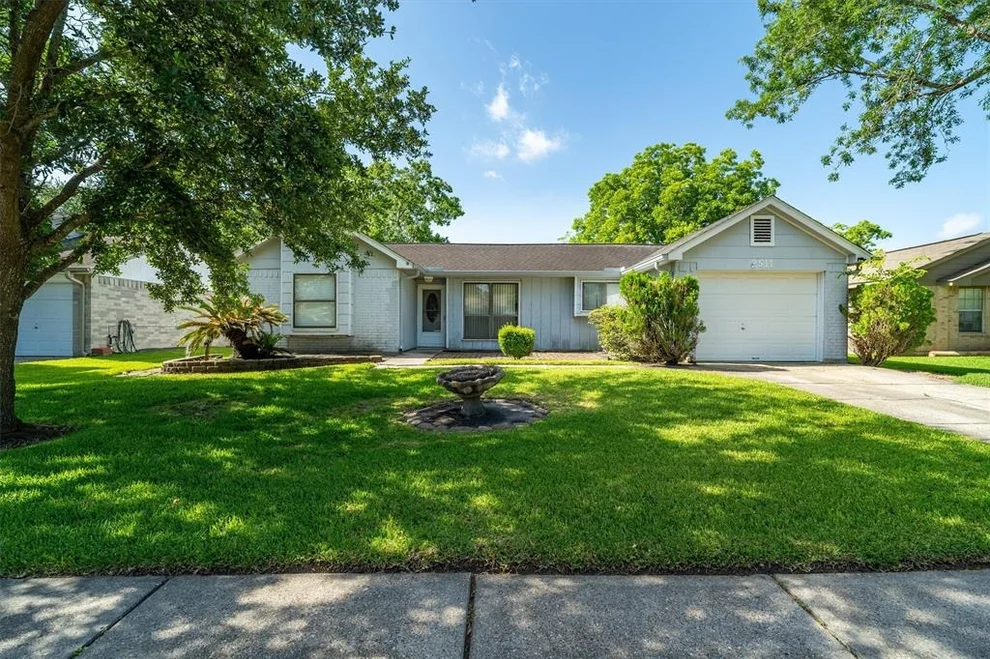 Unit for sale at 2511 Drummer Drive, League City, TX 77573