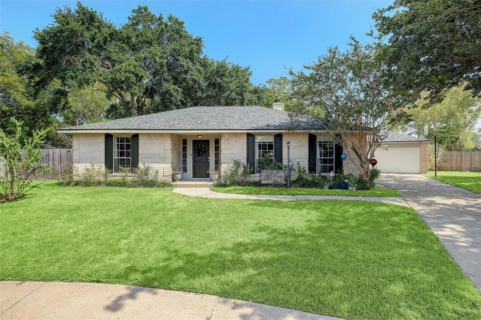 Unit for sale at 16311 Barcelona Drive, Friendswood, TX 77546