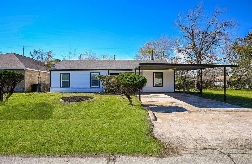 Unit for sale at 9510 Chesterfield Drive, Houston, TX 77051