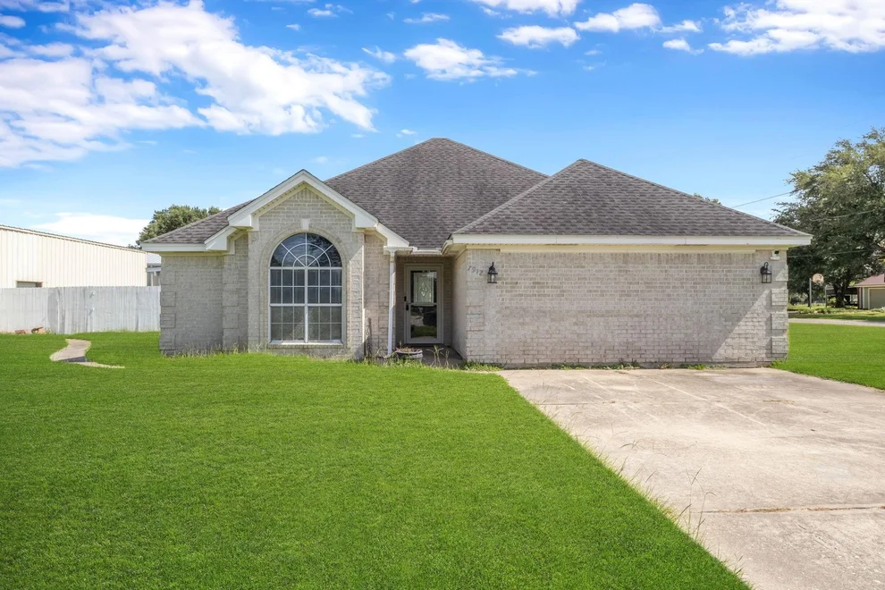 Unit for sale at 7912 South Drive, Beaumont, TX 77705