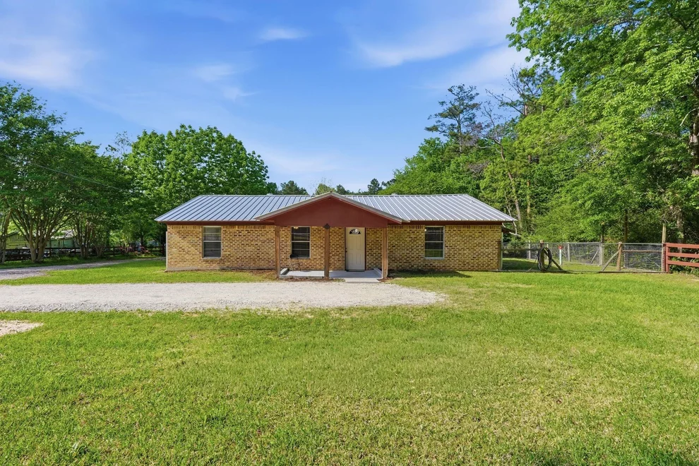Unit for sale at 2377 Us Highway 190, Huntsville, TX 77340