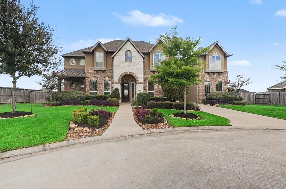 Unit for sale at 16403 Baston Creek Drive, Cypress, TX 77433
