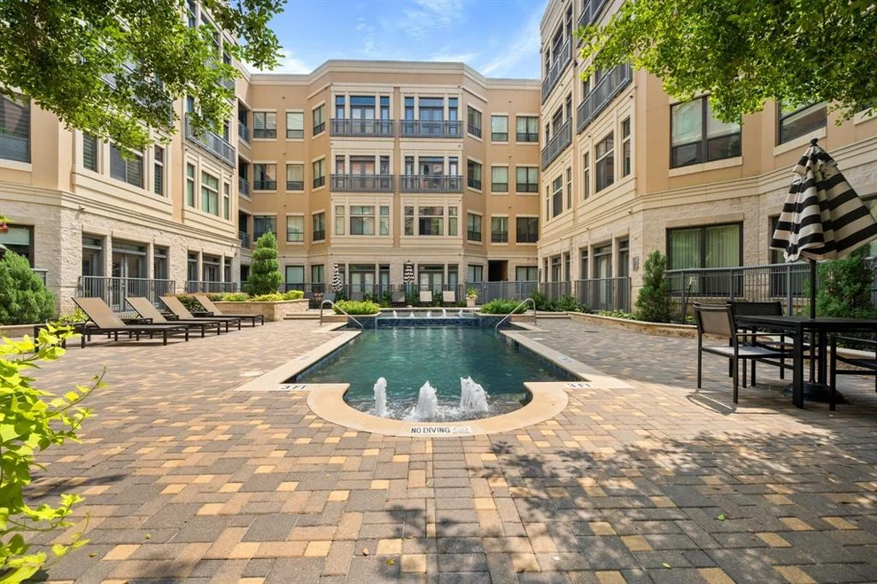 Unit for sale at 1901 Post Oak Boulevard, Houston, TX 77056