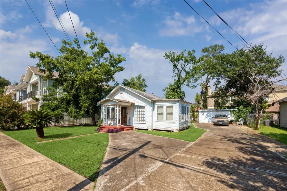 Unit for sale at 1326 Lawrence Street, Houston, TX 77008
