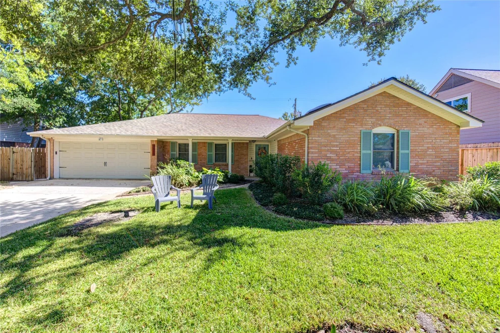 Unit for sale at 4414 Lavell Drive, Houston, TX 77018