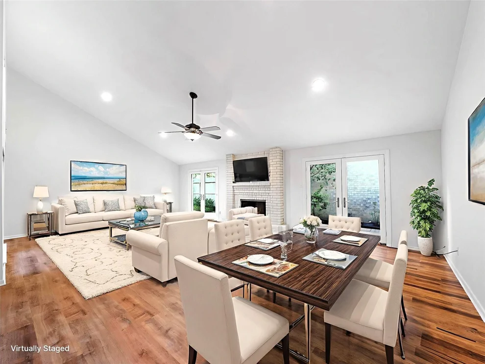 Unit for sale at 910 Enclave Parkway, Houston, TX 77077