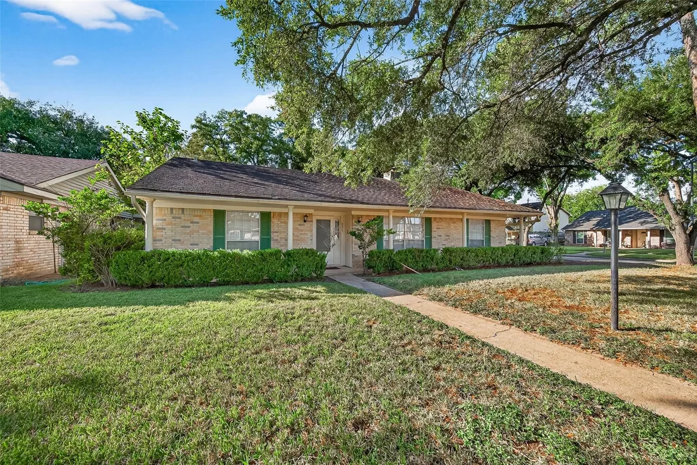 Unit for sale at 9602 S Petersham Drive, Houston, TX 77031