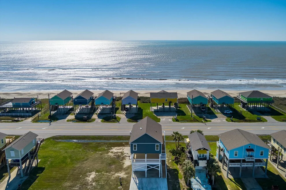 Unit for sale at 2419 Audubon Avenue, Gilchrist, TX 77617