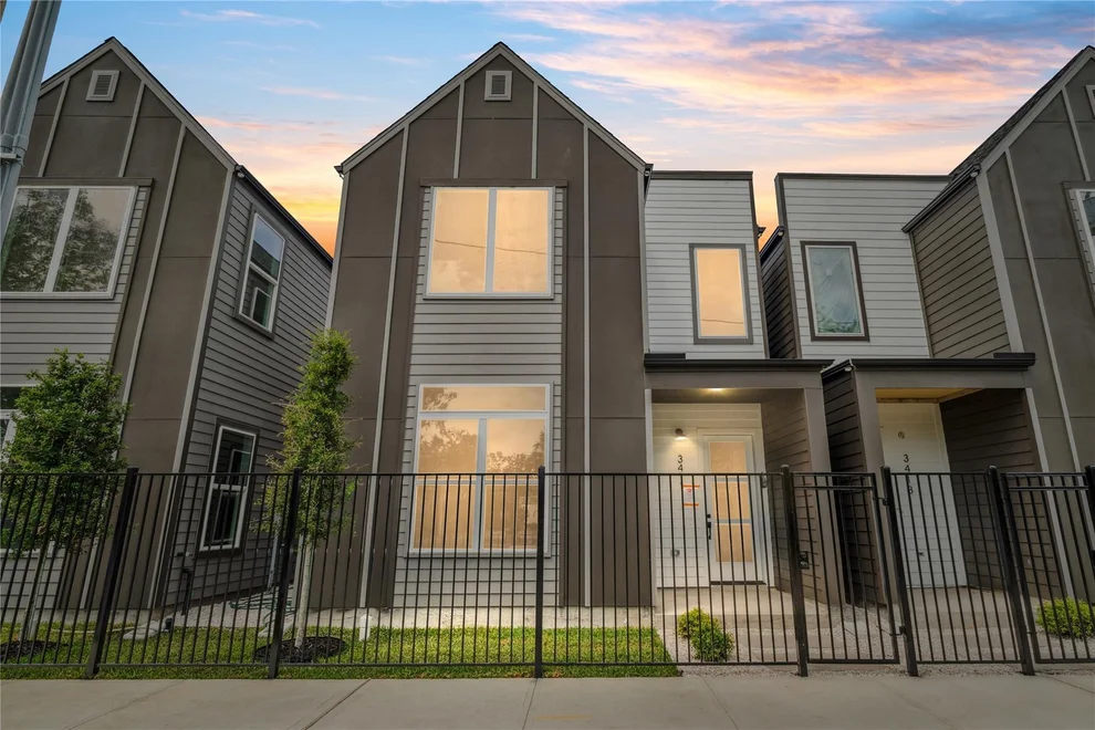 Unit for sale at 3407 Stonewall Street, Houston, TX 77020