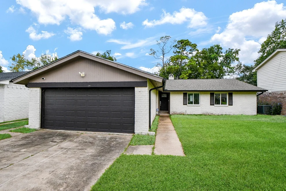Unit for sale at 16510 Blackhawk Boulevard, Friendswood, TX 77546