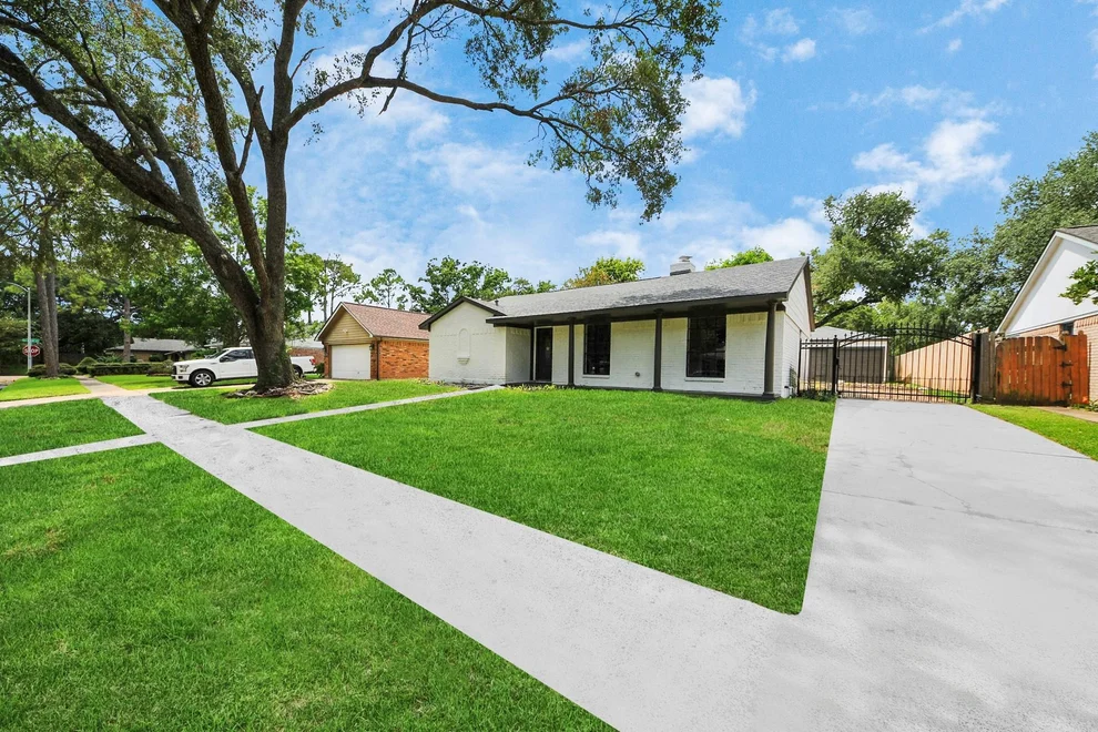 Unit for sale at 711 Richvale Lane, Houston, TX 77062